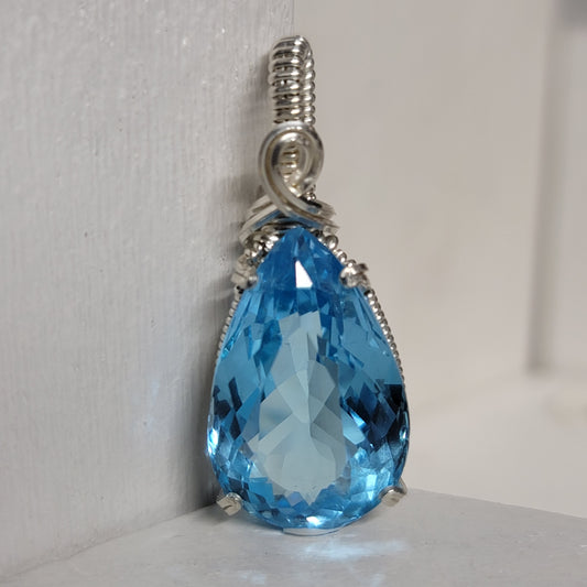 Large teardrop Swiss blue topaz pendant (pear cut) in Sterling silver