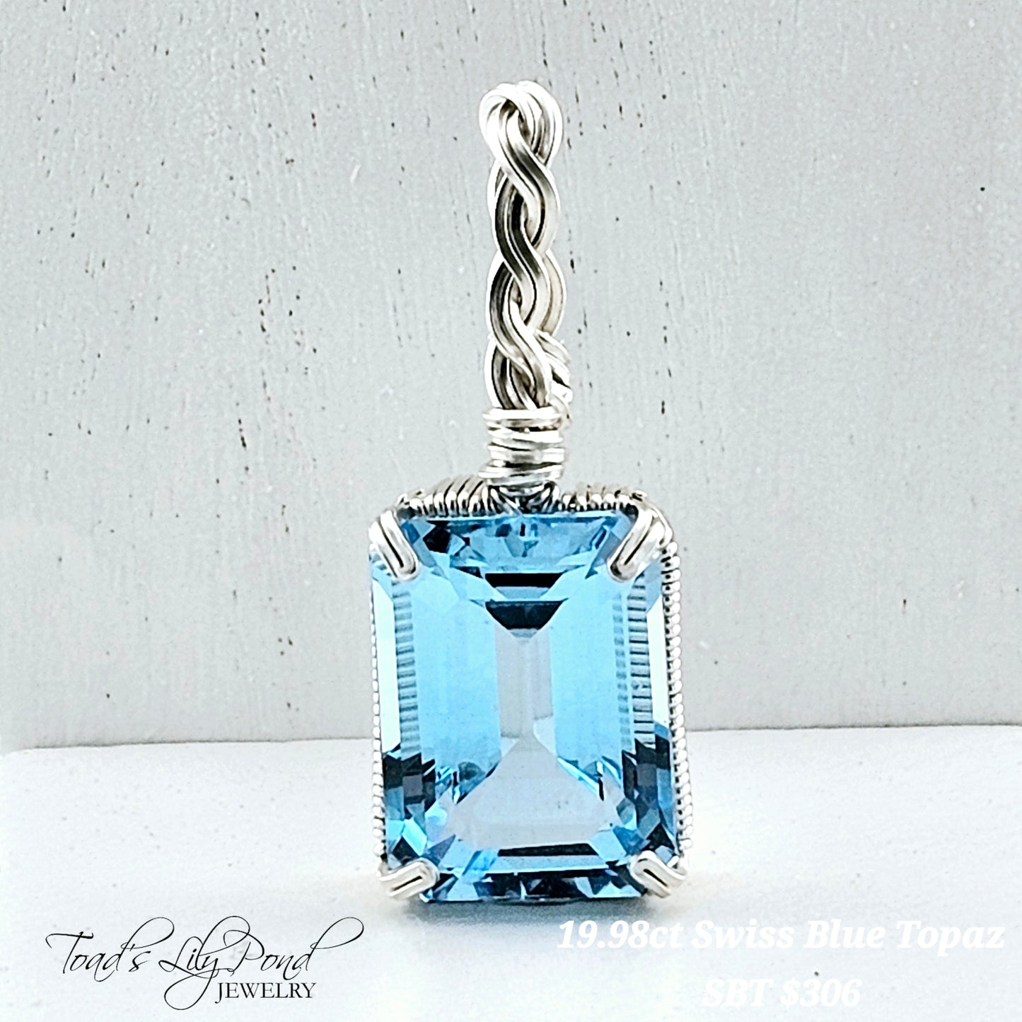 Sterling silver Swiss Blue Topaz pendant, 19.88ct, 1.44"